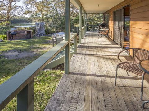 Centre Street 10 Lake Tabourie - Accommodation Perth 3