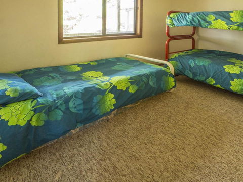 Centre Street 10 Lake Tabourie - Accommodation Perth 6