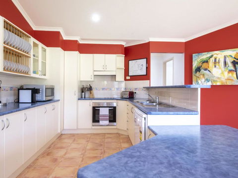 Village Drive 31 Ulladulla - Perth Resorts 5