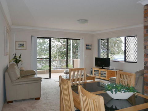Renas Court 2 - Accommodation Perth 2