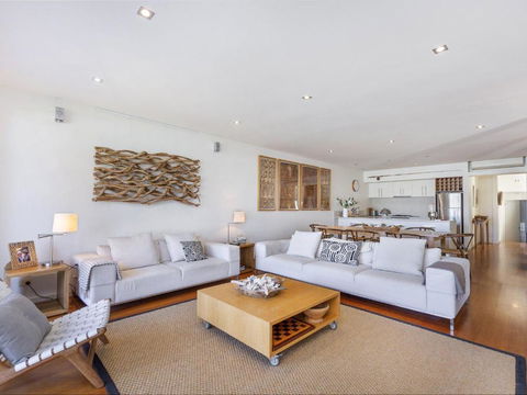 The Quarter Deck - Accommodation Perth 1