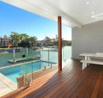 Culbara 23b Modern 5 Bedroom Townhouse on Canal with Plunge Pool Pontoon  Aircon - Accommodation Perth