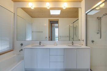 Latham Beach House - Accommodation Perth 2