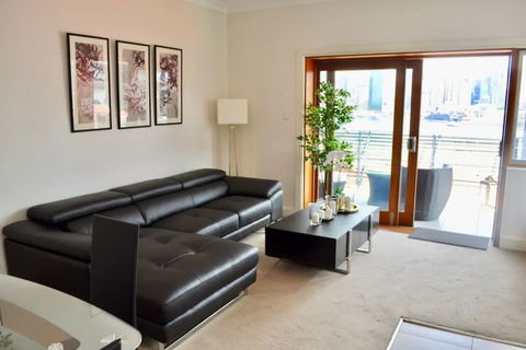 2 Bedroom Home In Kirribilli With A Great View - Accommodation Perth 3