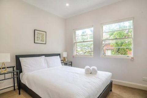 2 Bedroom Home In Kirribilli With A Great View - Accommodation Perth 5