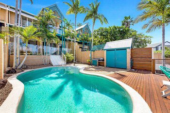 Sunshine Villa At Sanctuary Cove - Accommodation Perth 3