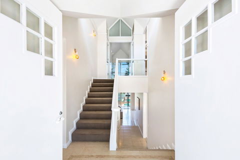 Sunshine Villa At Sanctuary Cove - Accommodation Perth 4