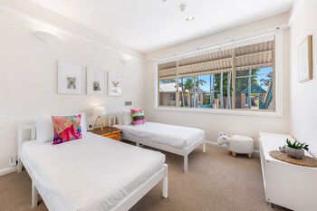 Sunshine Villa At Sanctuary Cove - Accommodation Perth 6