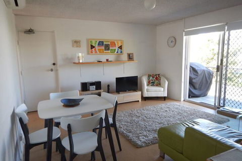 Unit 2 At 4 Pelican Street, Peregian Beach, Noosa Area - Perth Resorts 4