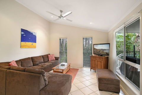 Beach Affair - 10 Callitris Crescent - Perth Resorts 3