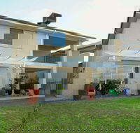 Waterfront Villa in Sanctuary Lakes - Perth Resorts