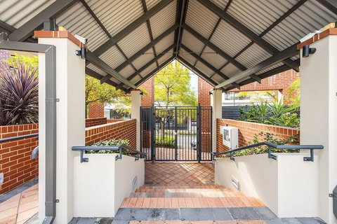 Subiaco Emporium Apartment - Accommodation Perth 3