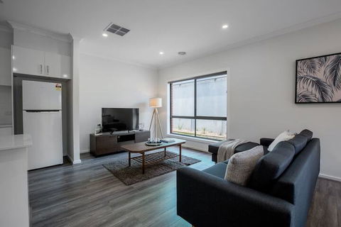 Comfy And Warm Home In Point Cook - Perth Resorts 5