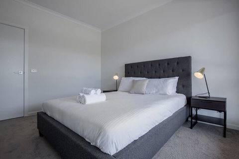 Comfy And Warm Home In Point Cook - Perth Resorts 1