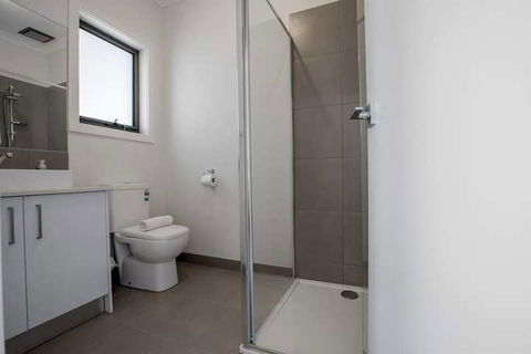 Comfy And Warm Home In Point Cook - Perth Resorts 6