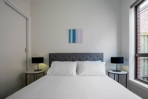 Comfy And Warm Home In Point Cook - Perth Resorts 7