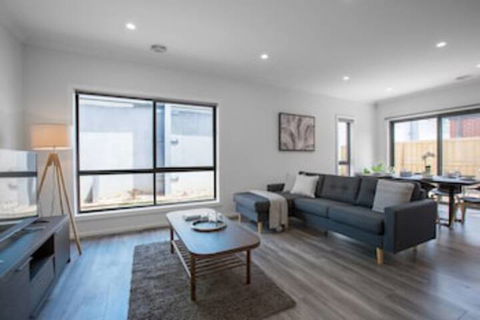 Comfy And Warm Home In Point Cook - Perth Resorts 0