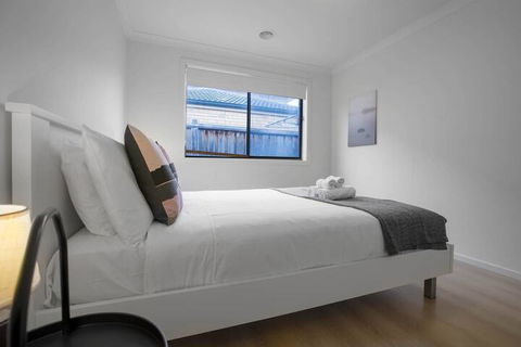 Lightful Charming House With Free Parking - Perth Resorts 2