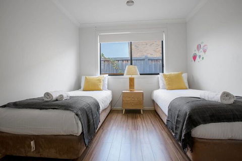 Lightful Charming House With Free Parking - Perth Resorts 7