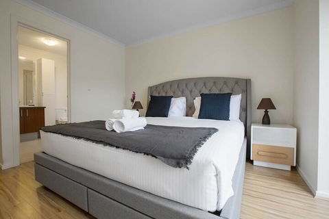 Lightful Charming House With Free Parking - Perth Resorts 5