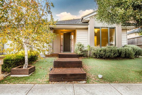 Lightful Charming House With Free Parking - Perth Resorts 1