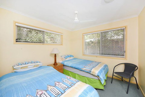 Sunbright 2/5 Petrel Street - Accommodation Perth 4