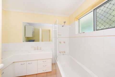 Sunbright 2/5 Petrel Street - Accommodation Perth 5