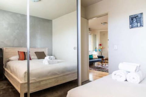 Charming 1 Bedroom Apartment In Vibrant South Yarra - Perth Resorts 0