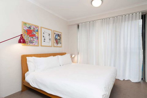 Amazing Studio With Pool In Central Sydney - Accommodation Perth 5