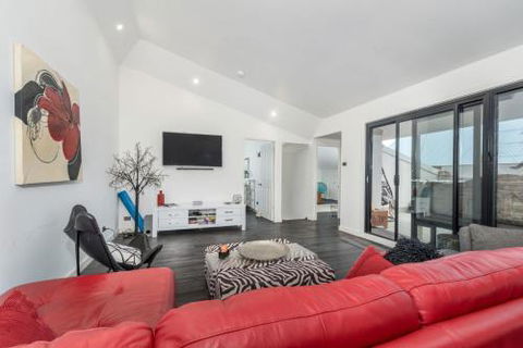 Urban Chic 3 BR House In Wickham - Perth Resorts 6