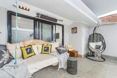 Urban Chic 3 BR House In Wickham - Perth Resorts 5