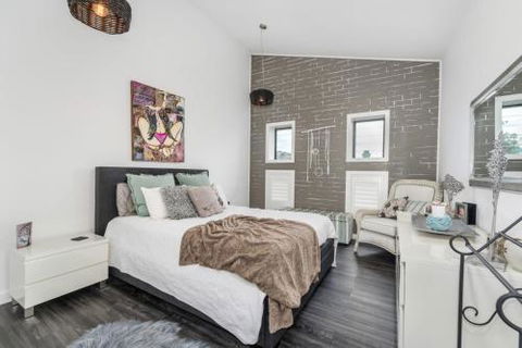 Urban Chic 3 BR House In Wickham - Perth Resorts 1