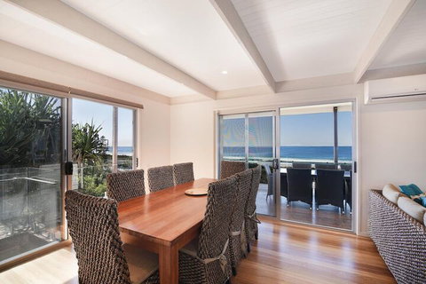 Peregians Viewing Deck, 324 David Low Way, Peregian Beach, Noosa Area - Accommodation Perth 5