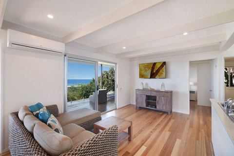 Peregians Viewing Deck, 324 David Low Way, Peregian Beach, Noosa Area - Accommodation Perth 6