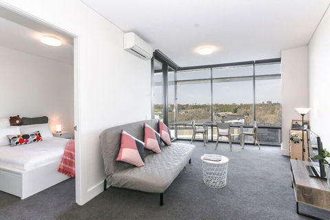 Highrise Apartment At Olympic Park - Accommodation Perth 6