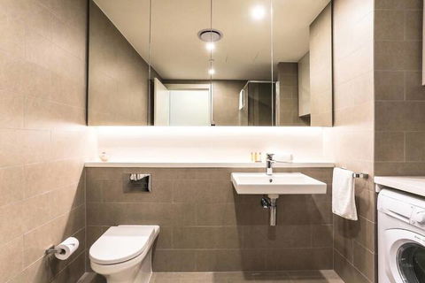 Highrise Apartment At Olympic Park - Accommodation Perth 7