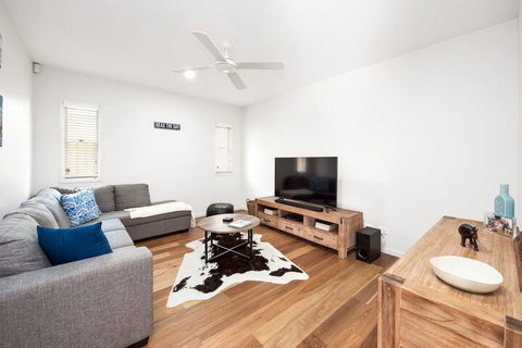 Pet Friendly, New House Peregian Breeze Drive, Peregian Beach - Accommodation Perth 5