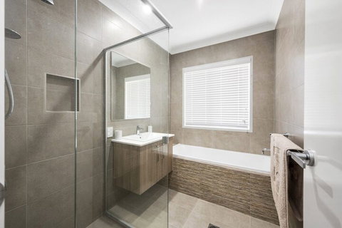 Pet Friendly, New House Peregian Breeze Drive, Peregian Beach - Accommodation Perth 6