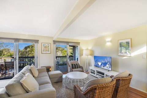 Summer Place - 24 Shearwater Street - Accommodation Perth 6
