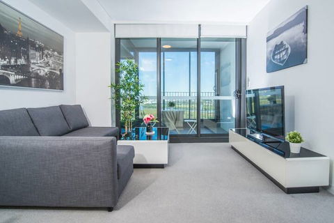 Minimalism Modern Apartment With Water View - Accommodation Perth 4