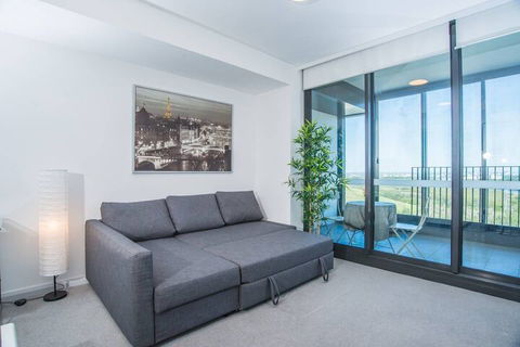 Minimalism Modern Apartment With Water View - Accommodation Perth 6