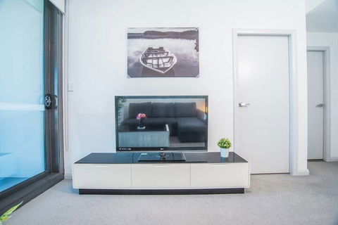 Minimalism Modern Apartment With Water View - Accommodation Perth 3