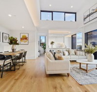 HomeHotel Luxurious Immaculate 3 Bed Apt - Accommodation Perth