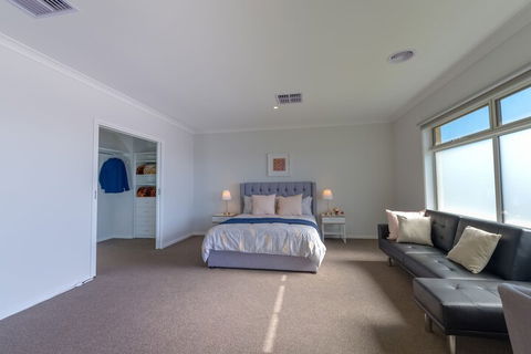 Luxury Waterfront Grand Villa In Melbourne - Perth Resorts 7