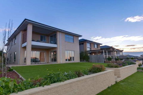 Luxury Waterfront Grand Villa In Melbourne - Perth Resorts 4