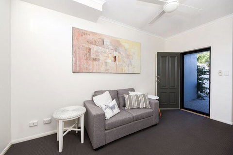 Seamistral - 1/21 Oriole Avenue - Accommodation Perth 4