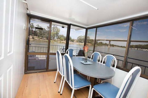 All Seasons Houseboats - Perth Resorts 5