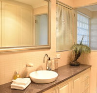 Modern 2 Bedroom Unit Close to CBD - Accommodation Perth