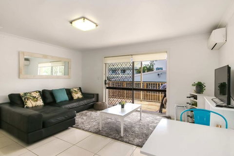 Contemporary 2 Bedroom Beachfront Apartment - Accommodation Perth 6