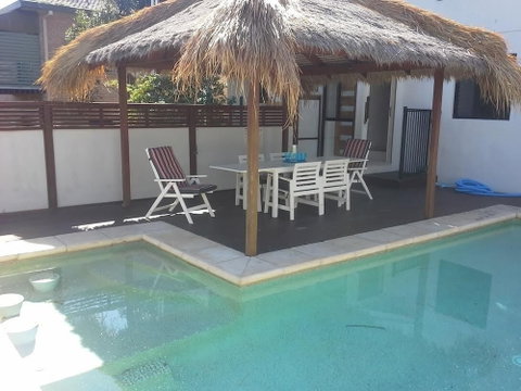Minutes Walk To Peregian Beach & Surf! Unit 1 / 28 Pelican Street - Accommodation Perth 2